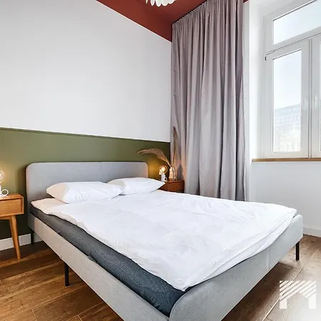Polonia I By Lookap Apartment